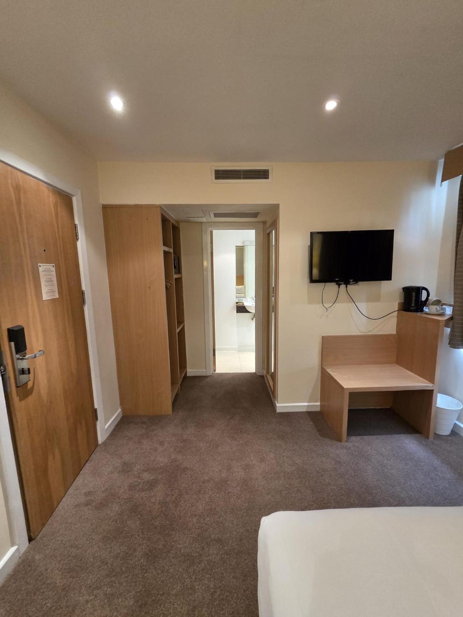 The Luton Hotel 2*